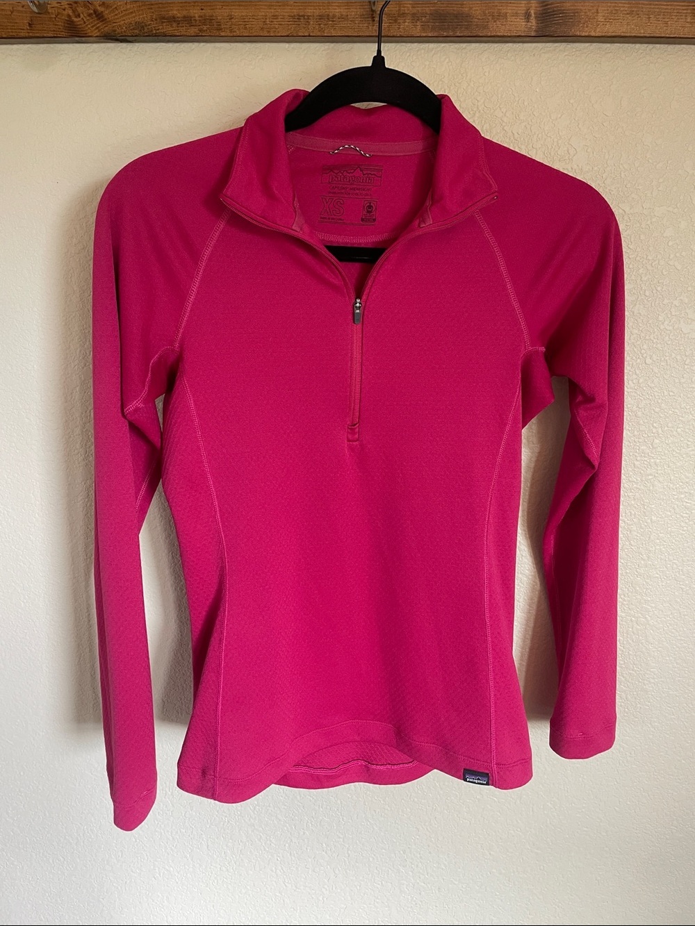 Patagonia Capilene Midweight Baselayer Women's XS Hot Pink 1/4-Zip Pullover Top